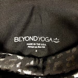 Luxury Beyond Yoga Shiny Black Leopard High Waisted Midi Leggings New (S)